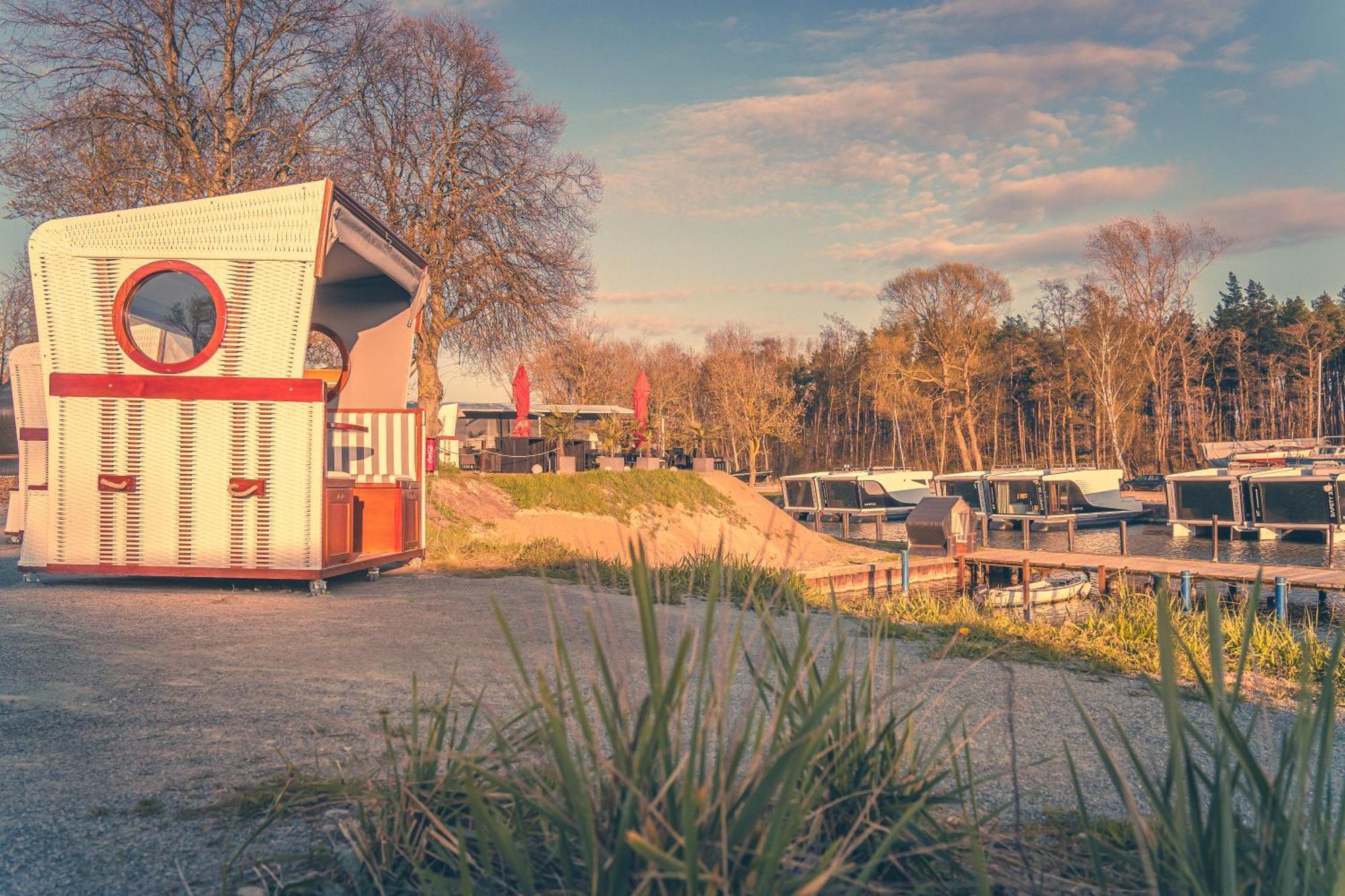 Hotel Marina Martinshafen - Lotsenhaus Neuhof  Exteriér fotografie