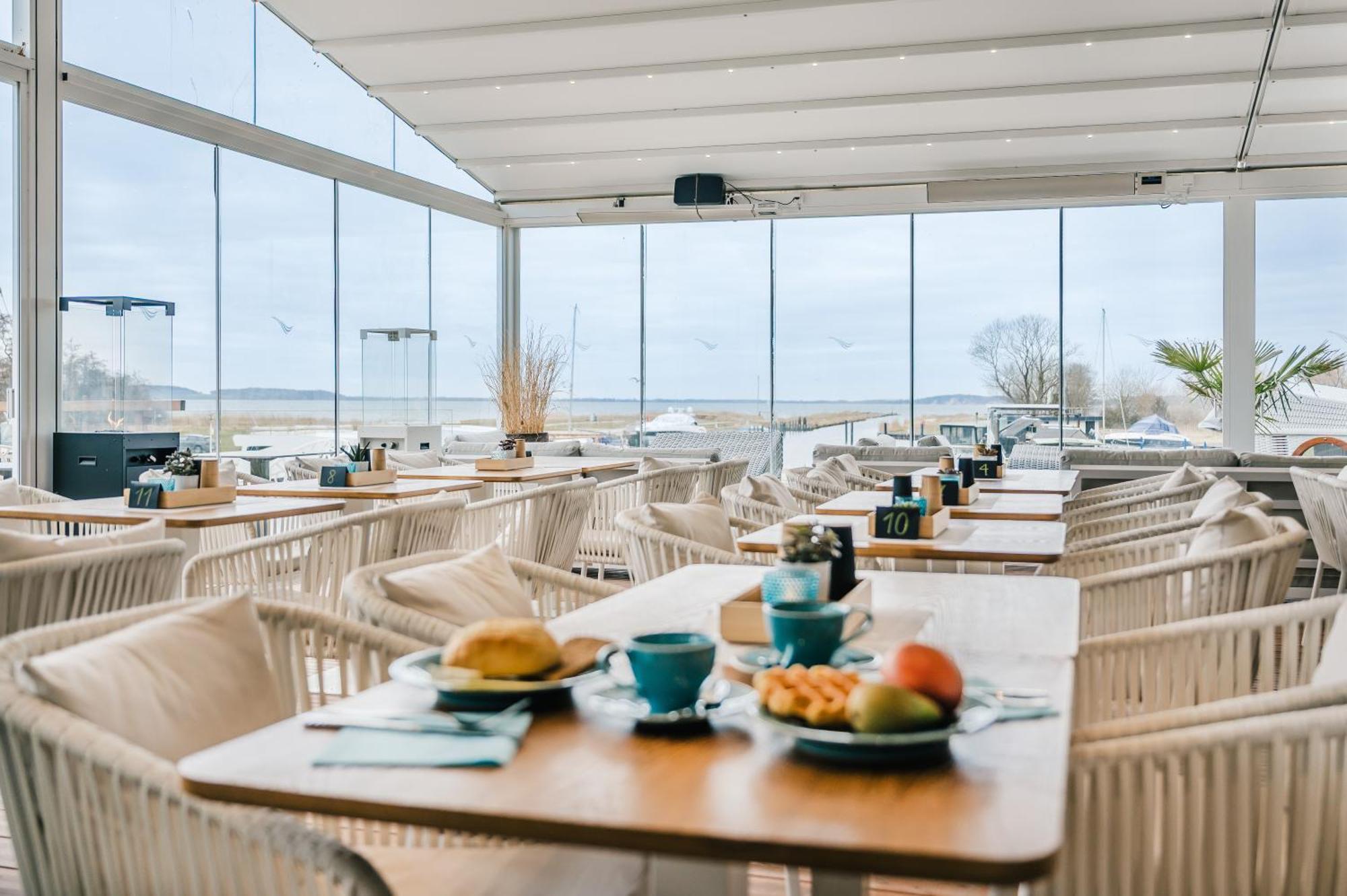 Hotel Marina Martinshafen - Lotsenhaus Neuhof  Exteriér fotografie