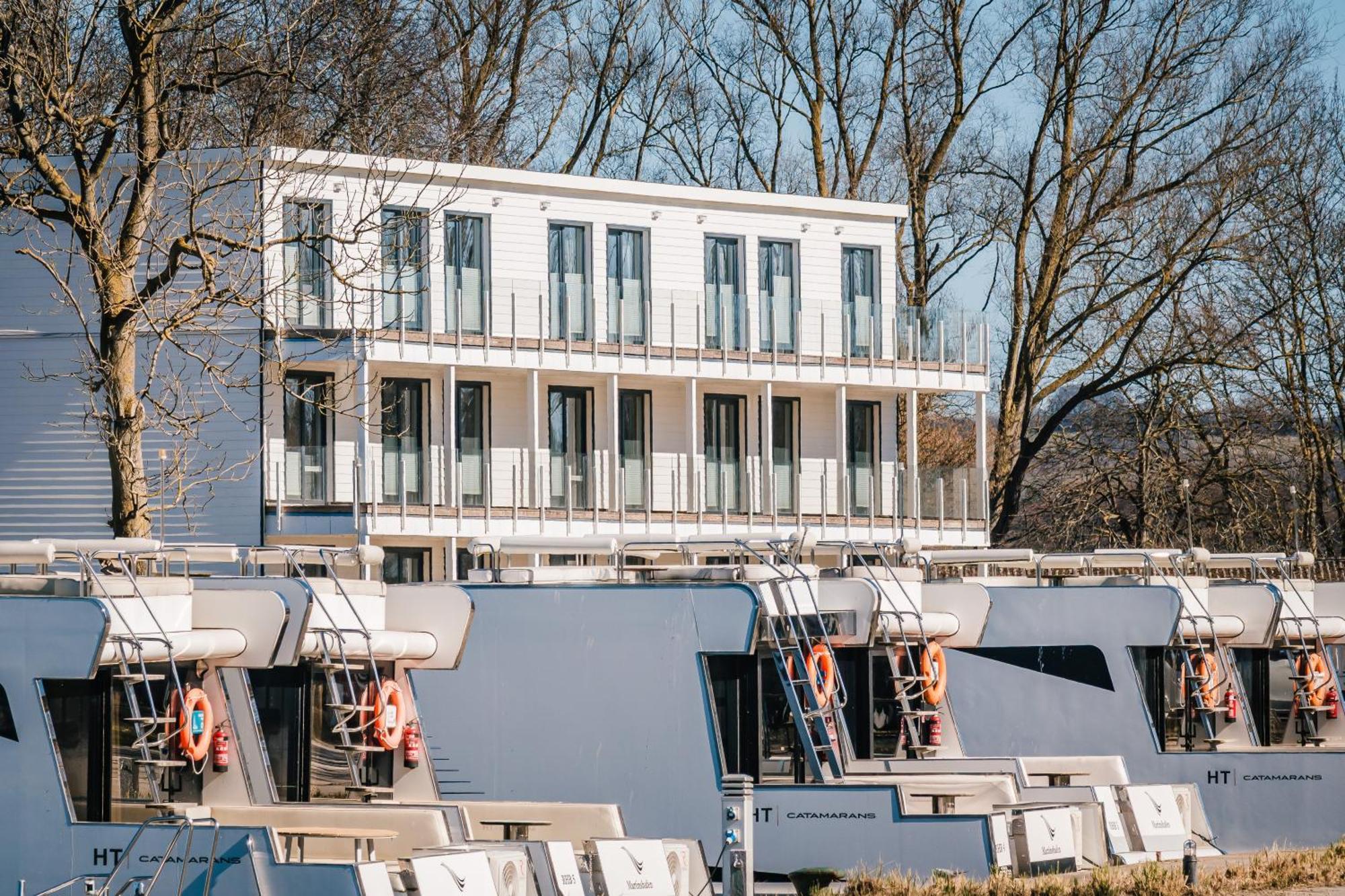 Hotel Marina Martinshafen - Lotsenhaus Neuhof  Exteriér fotografie